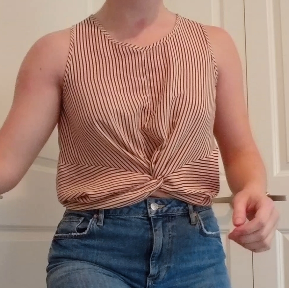 Tie front cropped top - Picture 1 of 3